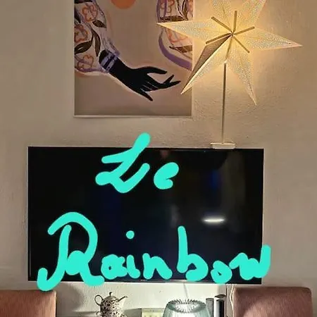 Charme Vintage Proche De La Cathedrale Le Rainbow Apartman